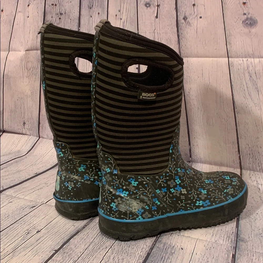 Bogs Youth Waterproof Pull On Boots Floral & Striped Black Blue Size 6 Thermal
